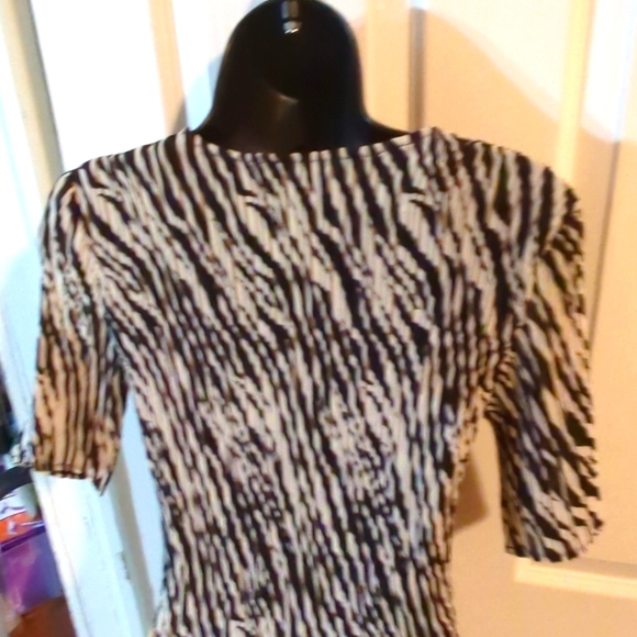 Magic Scarf Womens One Size Top Polyester Animal Print 1/2 Sleeves V-Neck NWOT - Picture 4 of 11